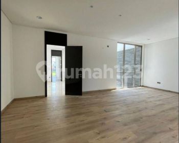 Rumah Golf Island Cluster Mozart Signature 3 Lantai Brand New View Golf