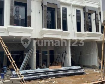 Rumah Dalam Cluster akses 2 Mobil Di Cipinang Jakarta Timur