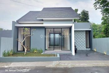 RUMAH BARU CANTIK MINIMALIS MODERN KEKINIAN DI JALAN KALIURANG KM 13 SUKOHARJO