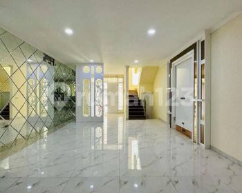 Rumah Green Lake City , Amerika Latin 8x18 , Renov Full Bangunan