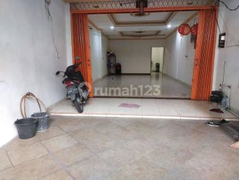 Di jual Ruko di Jelambar utama raya 87 m 3 lantai 3 bedroom SHM bagus luas 1
