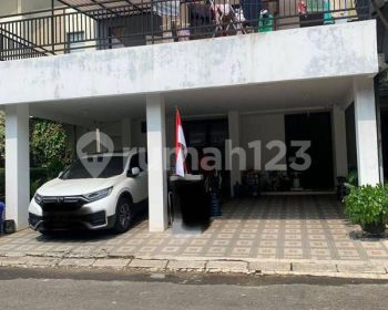 Rumah 2 Lantai Sudah Renovasi di Cluster Serenade Lake, Tangerang