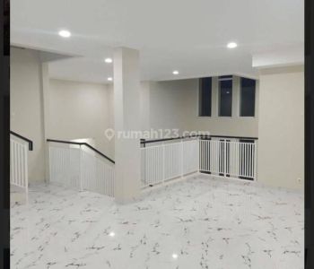 RUMAH MINIMALIS MEWAH, THE GREEN   BSD, KHUSUS PEMBELI LANGSUNG