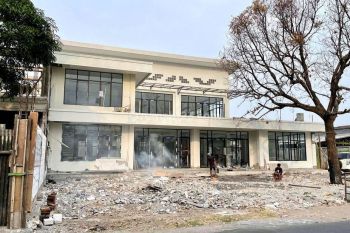 Disewakan Bangunan Komersial Jalan Raya Rungkut Menanggal