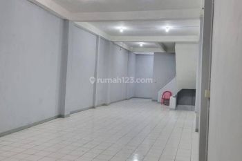 Disewakan Ruko 2 Lantai Sawah Besar, Strategis Siap Huni