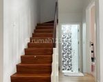 thumbnail-rumah-artistik-homey-renovasi-jgc-la-seine-turun-harga-jual-murah-8