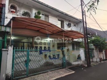 Rumah Rawamangun 2 Lantai Akses Strategis Lingkungan Nyaman