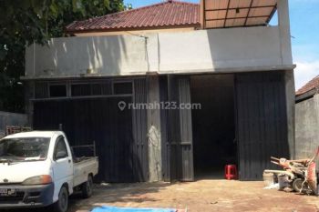 Gudang + Rumah 2 Lantai Siap Huni Jl Mayjen Sungkono Buring