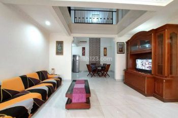 Rumah Sudah Renovasi SHM di Sektor 9 bintaro, Tangerang Selatan