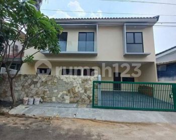 Dijual Cepat Rumah Baru Cantik di Bintaro Jaya Sektor 9