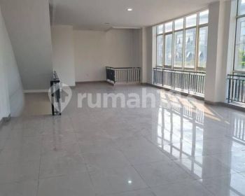 Disewakan ruko hook golf island.posisi sangat bagus dan strategis