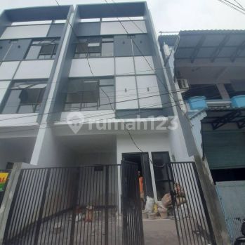 Rumah tanjung duren 2M SHM dekat kuliner