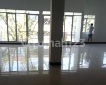 Disewakan Ruko Baru Plus Gudang di Tengah Kota Sangat Strategis