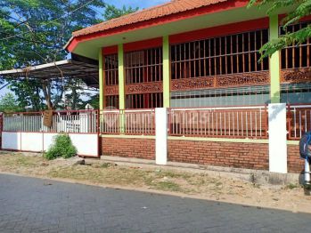 Rumah Untuk Usaha Ex Resto di Jalan Raya Kedungsari, Mojokerto