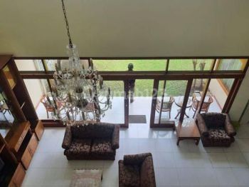 Disewakan Rumah 2 Lantai Terawat Furnish di Babakan Jeruk Pasteur