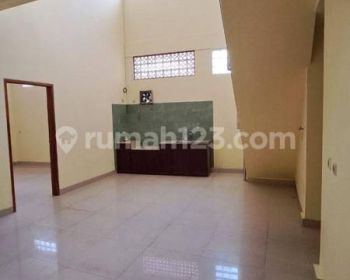 Di Sewakan Rumah Nyaman Cantik di Komp Batu Mas Sebelah Bn