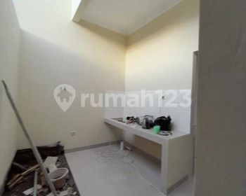 Rumah Double Dinding Bata Merah dan Modern di Jatiasih