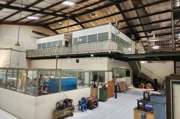 Dijual Gudang Lantai Cor Kontruksi Baja Strategis di Cibaduyut