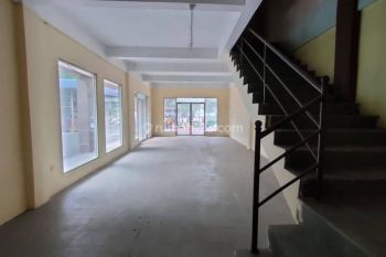 Dijual ruko hook hadap jalan besar