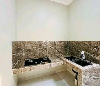 Rumah di Kutisari indah 2 Lantai SHM Baru Timur