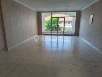 Ruko 4 Lantai Bagus Siap Pakai di Surapati Core, Bandung