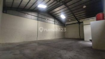 Gudang Berbagai Ukuran Bersih Terusan Kopo, Bandung