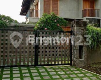 RUMAH STYLE BALI 2 LANTAI ARAYA GOLF MALANG
