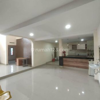 Dijual rumah asri di cigadung