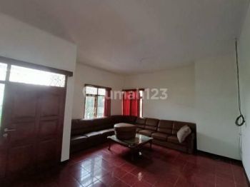 Rumah Disewa Siap Huni 2 Lantai di Dekat Pasir Kaliki