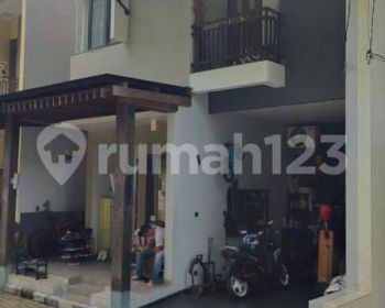 Rumah 2 Lantai Furnish Dalam Cluster Area Pisangan Ciputat Timur