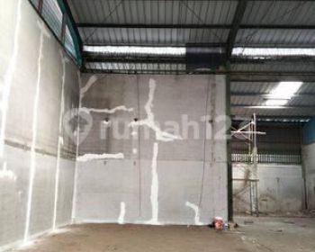 Gudang Disewa Lokasi Strategis di Mainroad Jalan Holis