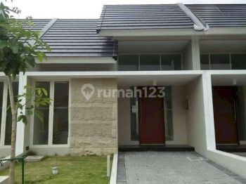 Rumah Northwest Park Lake Central Hill Citraland Surabaya Barat