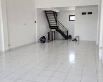 Di Sewakan Ruko 3 Lantai Cocok Untuk Tempat Usaha Atau Tempat Tinggal Lokasi di