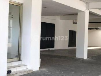 Office Space Building Ex Airlines di Kemayoran Luas 1.150 M2