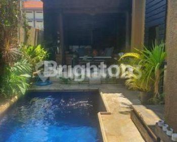 RUMAH DAERAH RENON 2 LANTAI LENGKAP DENGAN POOL