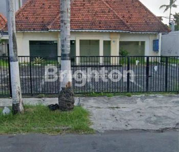 RUMAH USAHA LOKASI STRATEGIS TENGAH KOTA SURABAYA SIAP BEROPERASI