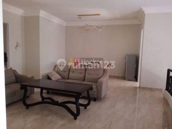 Disewakan rumah cantik 2 lantai graha candi golf Semarang 6982