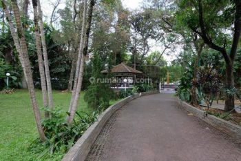 Rumah di Sayap Dago Bandung dengan Luas Tanah 5468 m²
