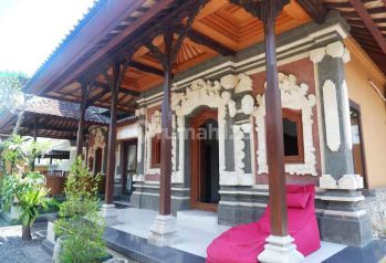 Di sewakan private villa di sanur ,10 menit pantai sanur