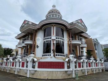 Dijual Cepat Rumah 2 lantai + Basement dan Semi furnished di Villa Gading Indah