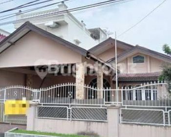Rent Rumah: Rumah Villa