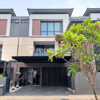 Rumah Semi Furnished 3 Lantai Bagus The Zora Bsd City