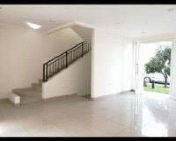 Disewakan Rumah Area Sumarecon Cluster Amanda