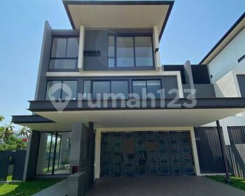 Rumah Mewah Lift Marmer Extra Fasum Sblah Jogging Track Hoek Lyndon Navapark Bsd