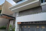 thumbnail-rumah-di-citraland-surabaya-baru-minimalis-modern-1