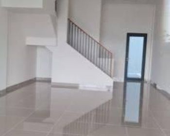 Tersewa Ruko Melody 2, 3 Lantai, Strategis, Pinggir Jalan.