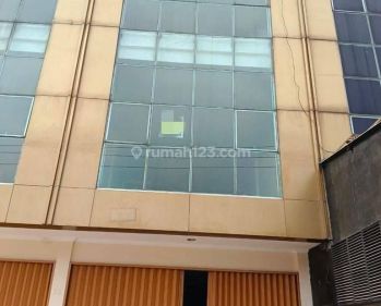 Ruko 3 Lantai Siap Pakai di Cipondoh Lokasi Strategis