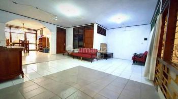 Rumah Bagus Sertifikat Hak Milik di Pusdiklat Kepemimpinan Lan-ri Pejompongan,