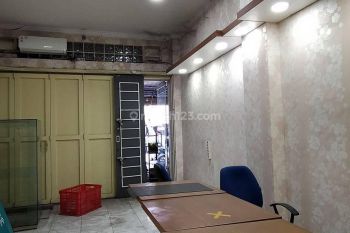 Ruko 4 lantai di jalan Karapitan mainroad pusat kota