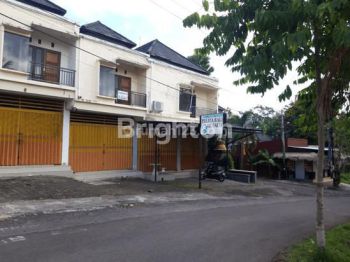 RUKO BESAR AREA PEMUKIMAN DAN SEKOLAH